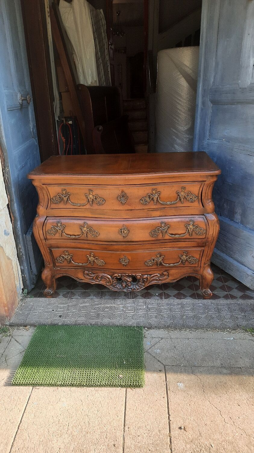 Bordeaux-style chest of drawers