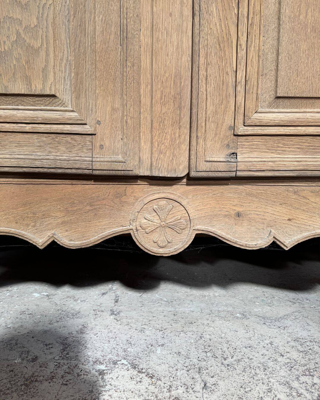 Armoire ancienne aérogommée