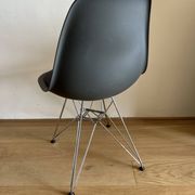 Lot of 4 original Eames DSR chairs by Vitra – with cushion
