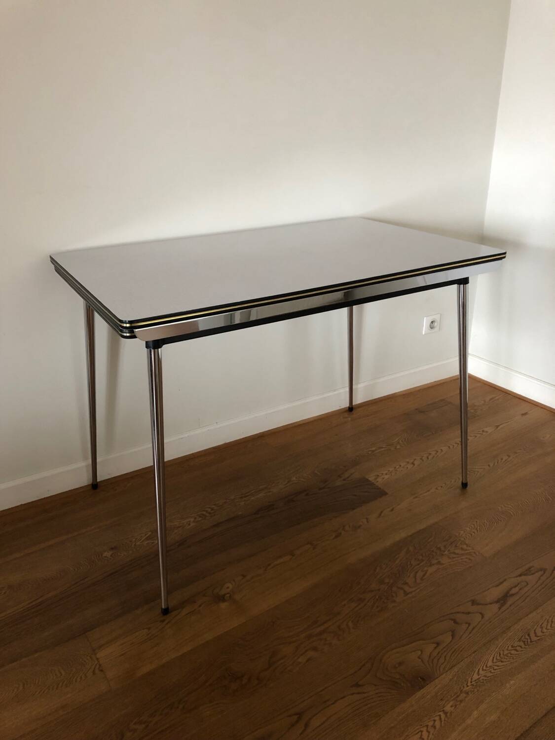 Extendable table