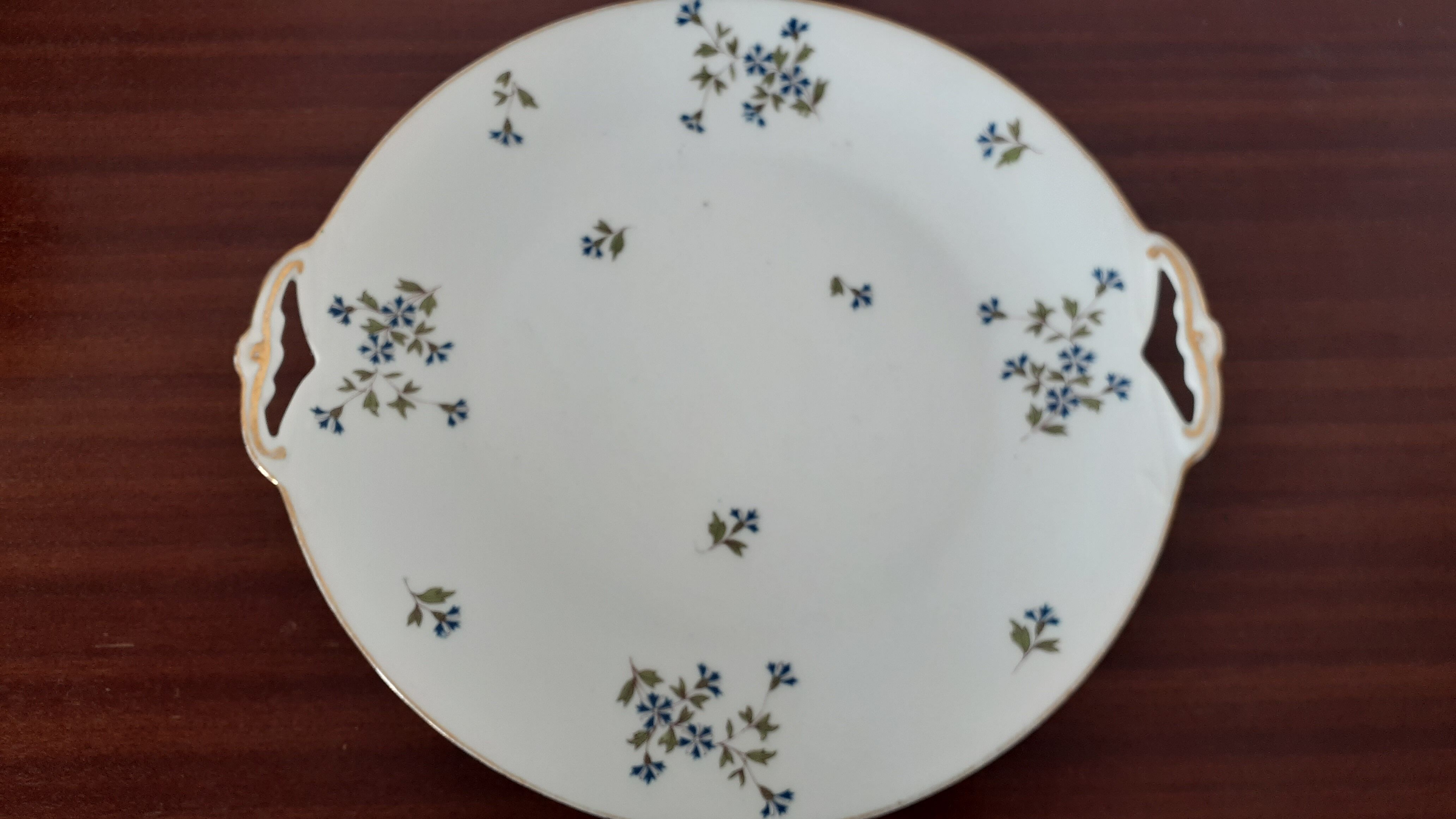 Cake dish decorations Barbeaux