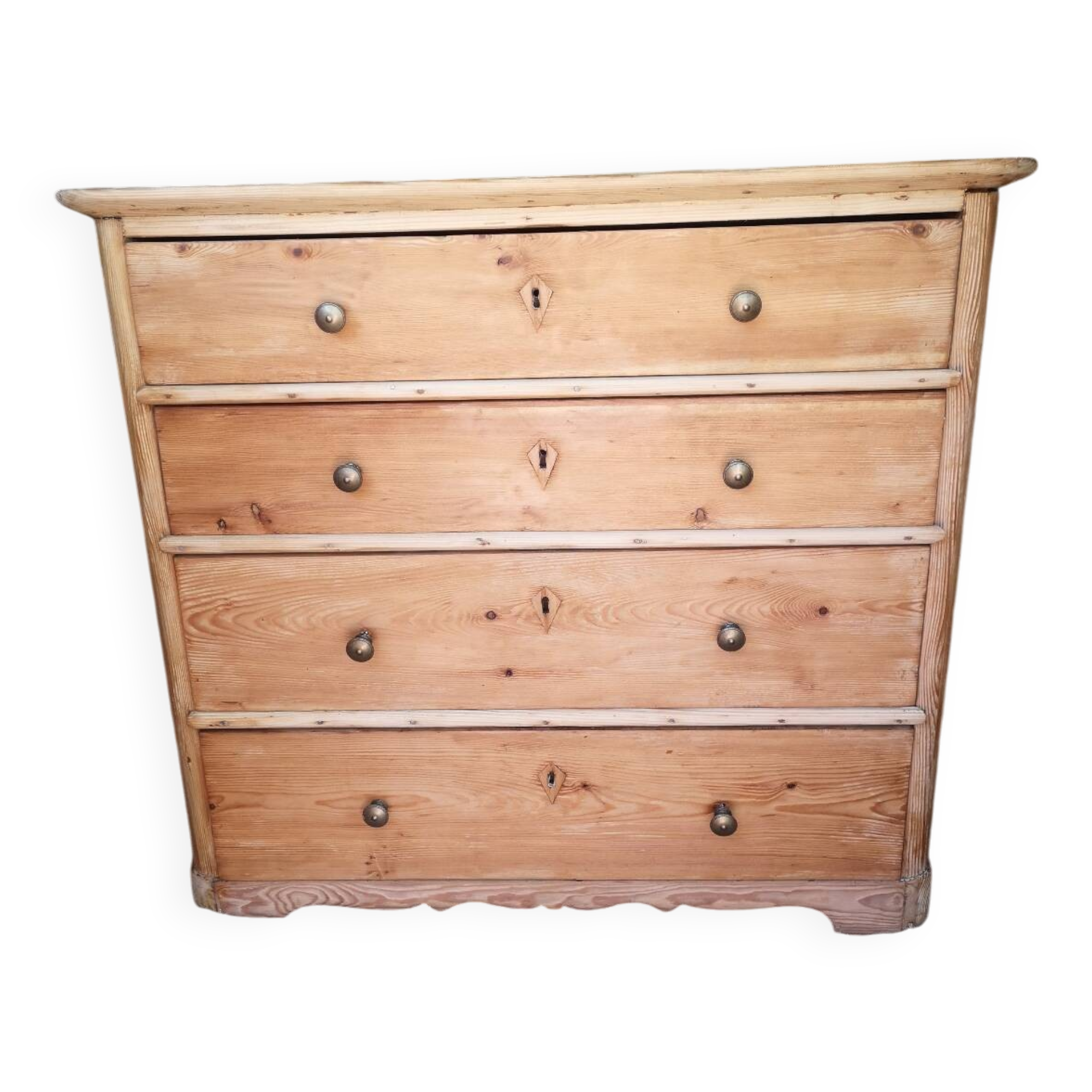 4-drawer pine chest of drawers