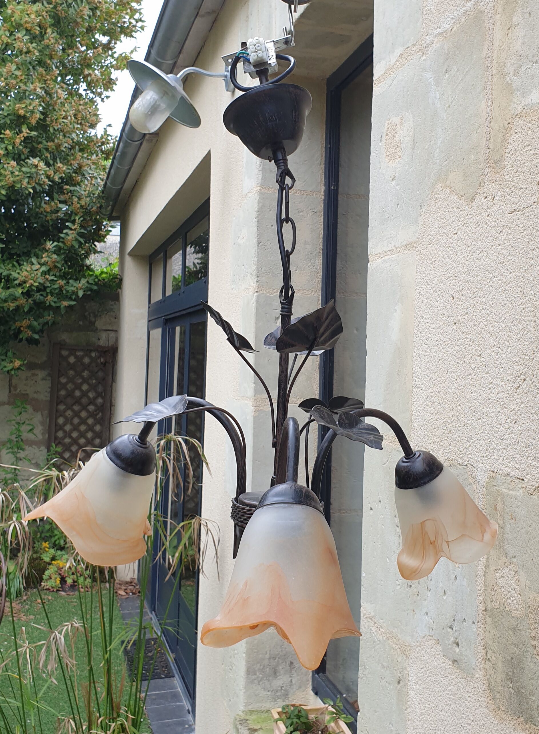 3-spoke glass paste chandelier