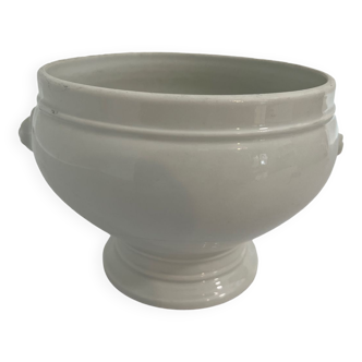 Porcelain tureen