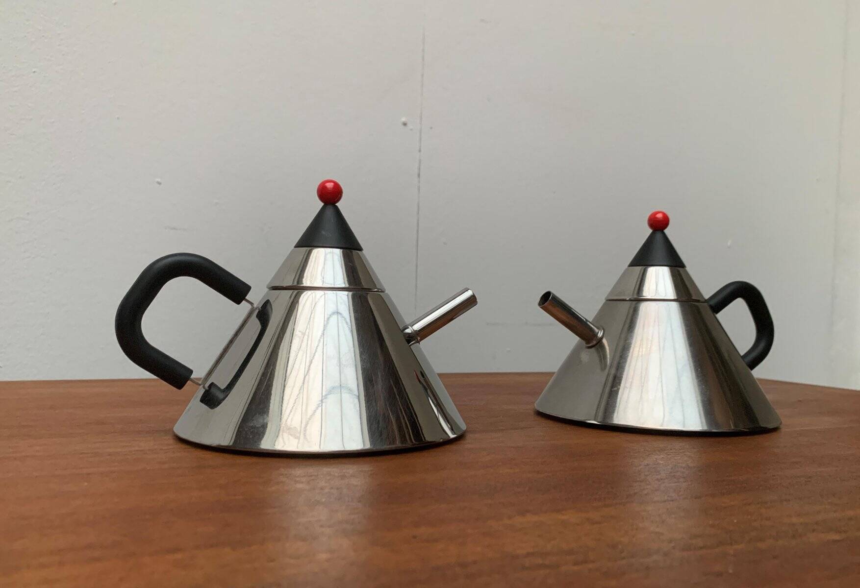 Postmodern Japanese kettle in stainless steel, set of 2