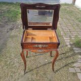 Coiffeuse française en palissandre de style Louis XV marqueterie