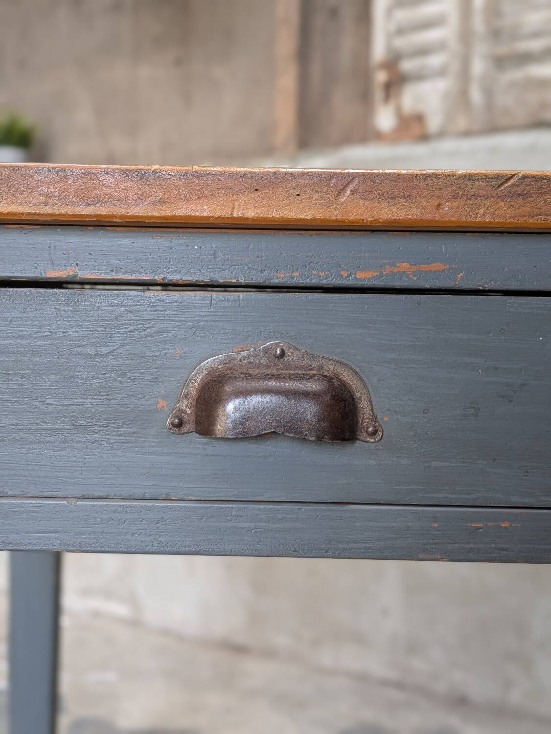 Table / desk