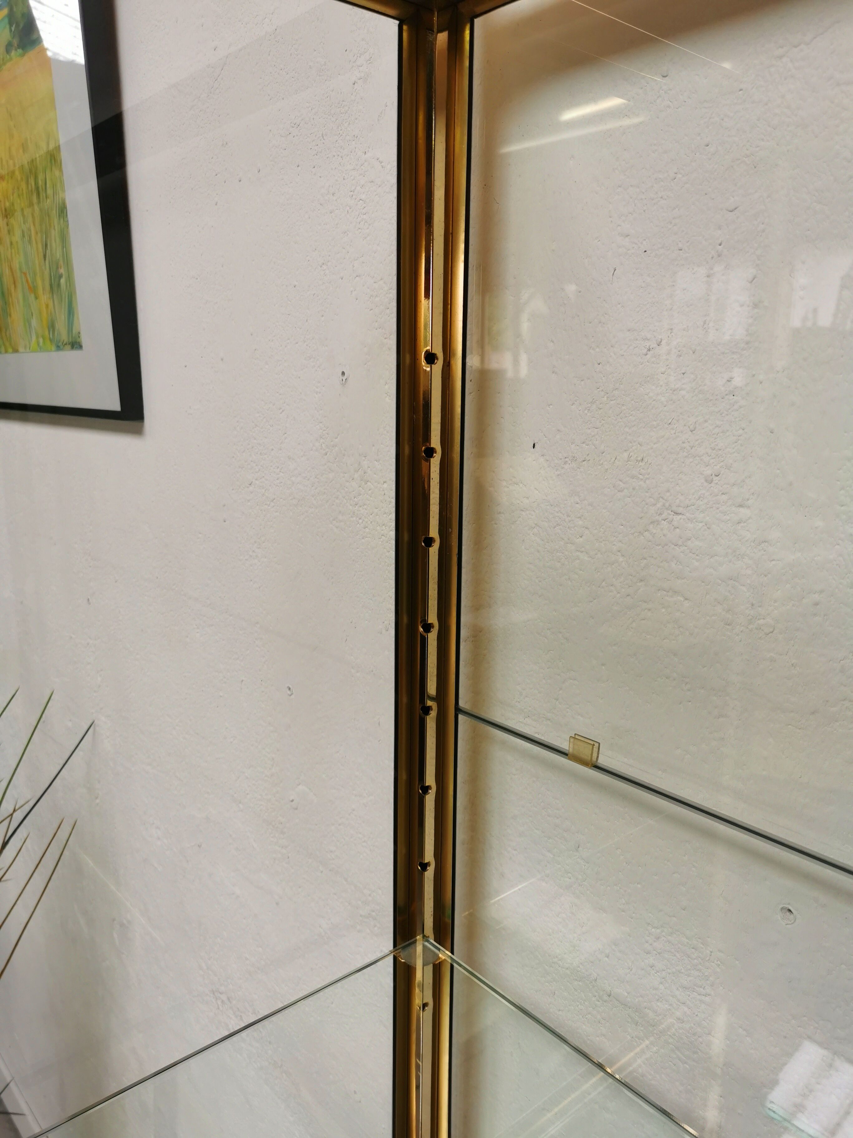 Vitrine laiton étagère verre design 1970