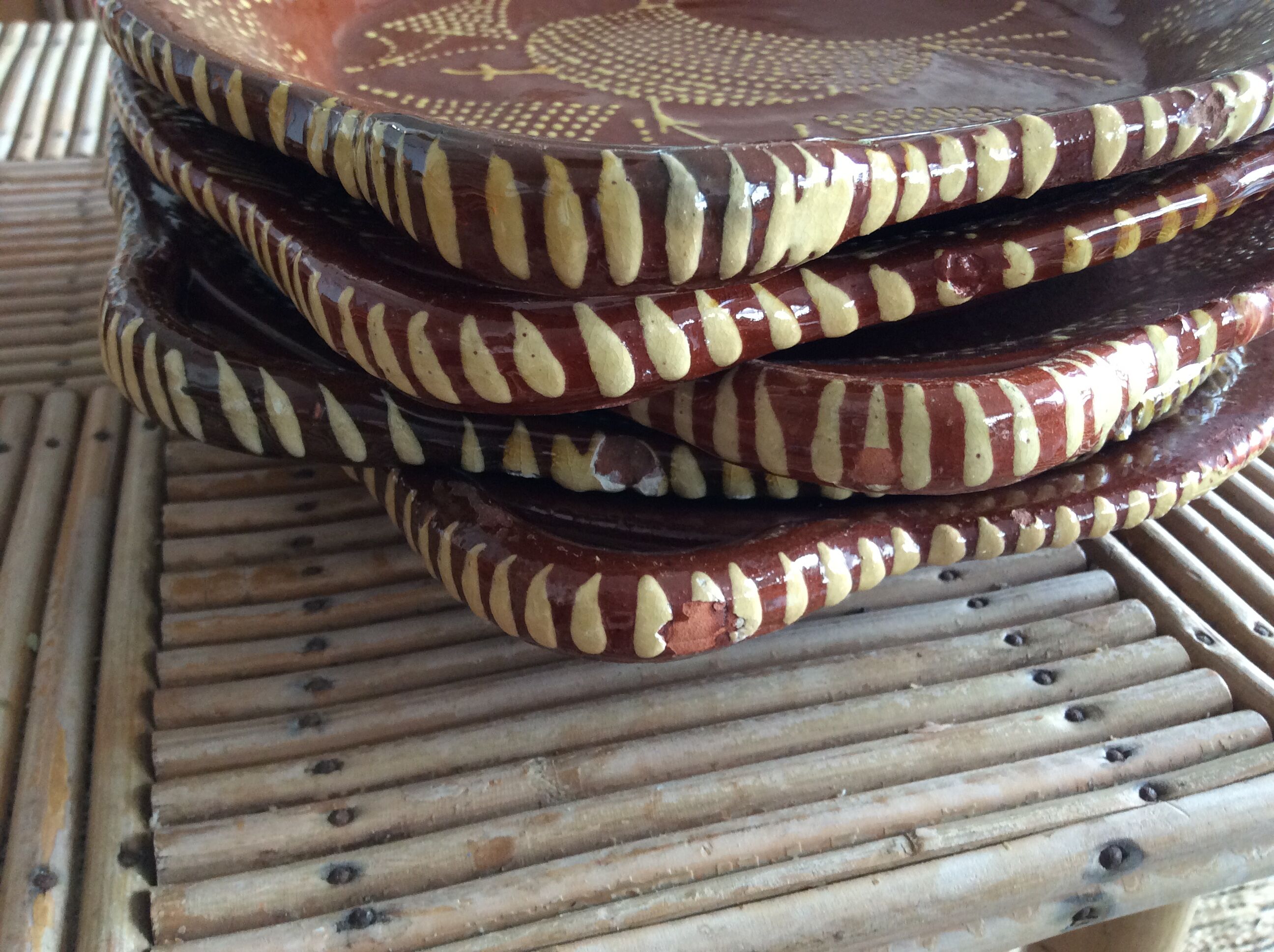 5 flat plates in glazed terracotta