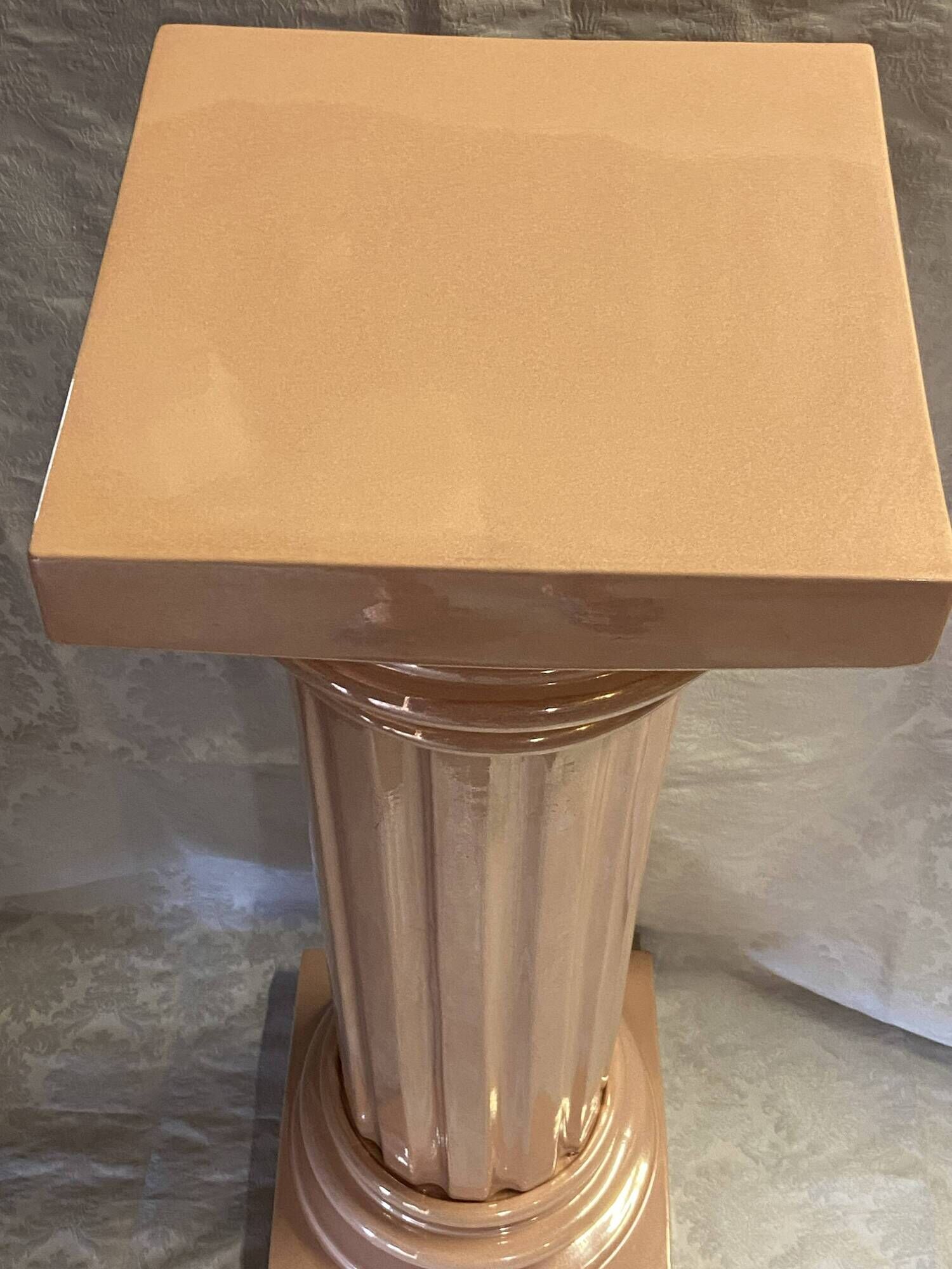 Elegant Metal Stucco Lacquered Pedestal Column with Doric Capital