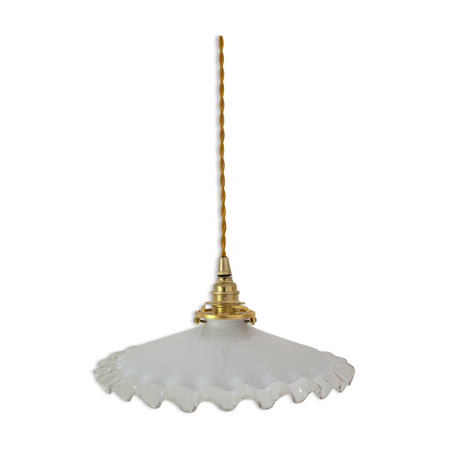 Serrated opaline suspension