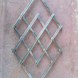 Stretchy flat rest in vintage silver metal