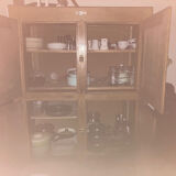 Ancien frigo de boucher transformé en meuble de rangement