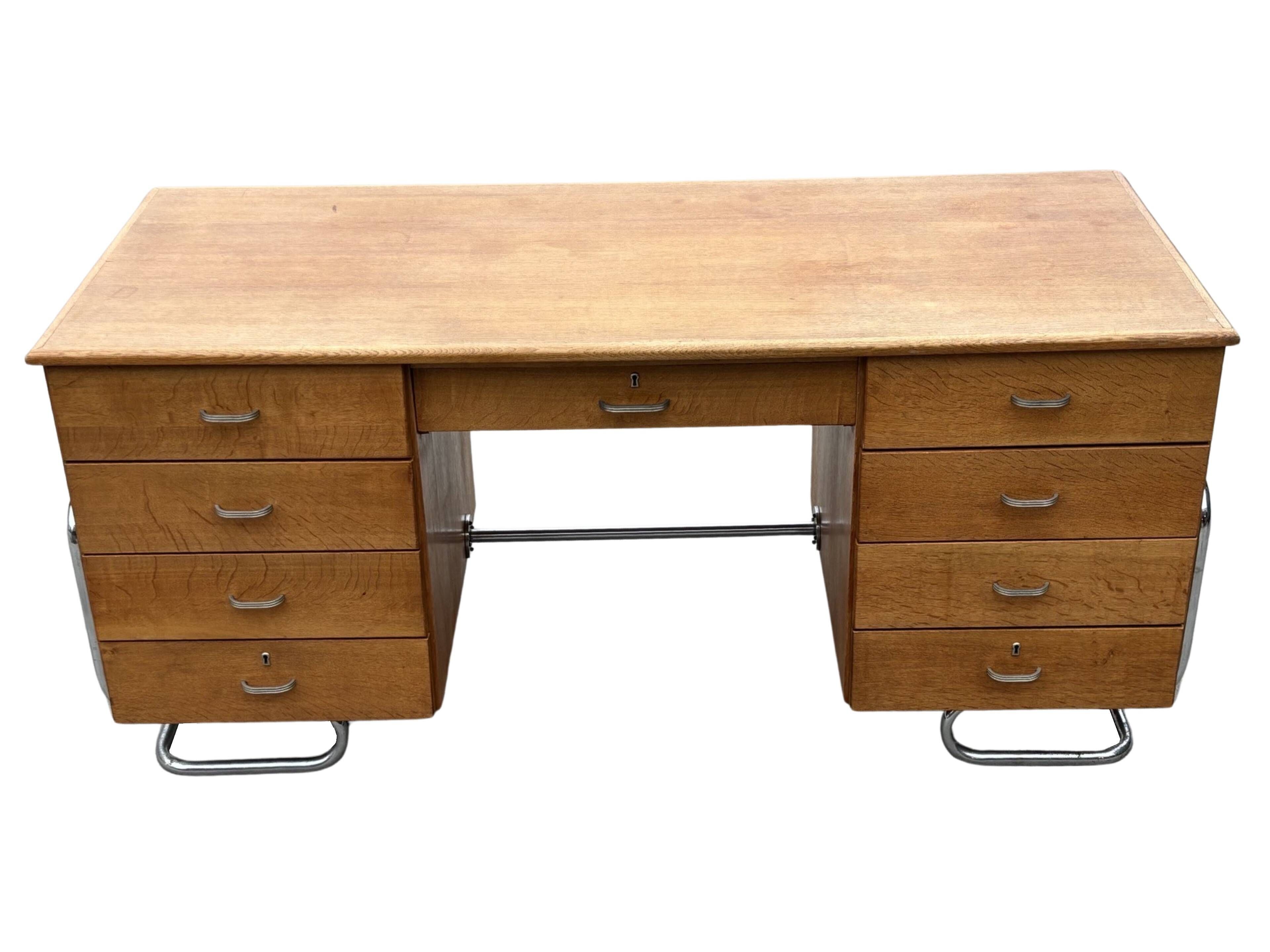 Bureau tubulaire de style Bauhaus du milieu du siècle, design des années 40 en chêne