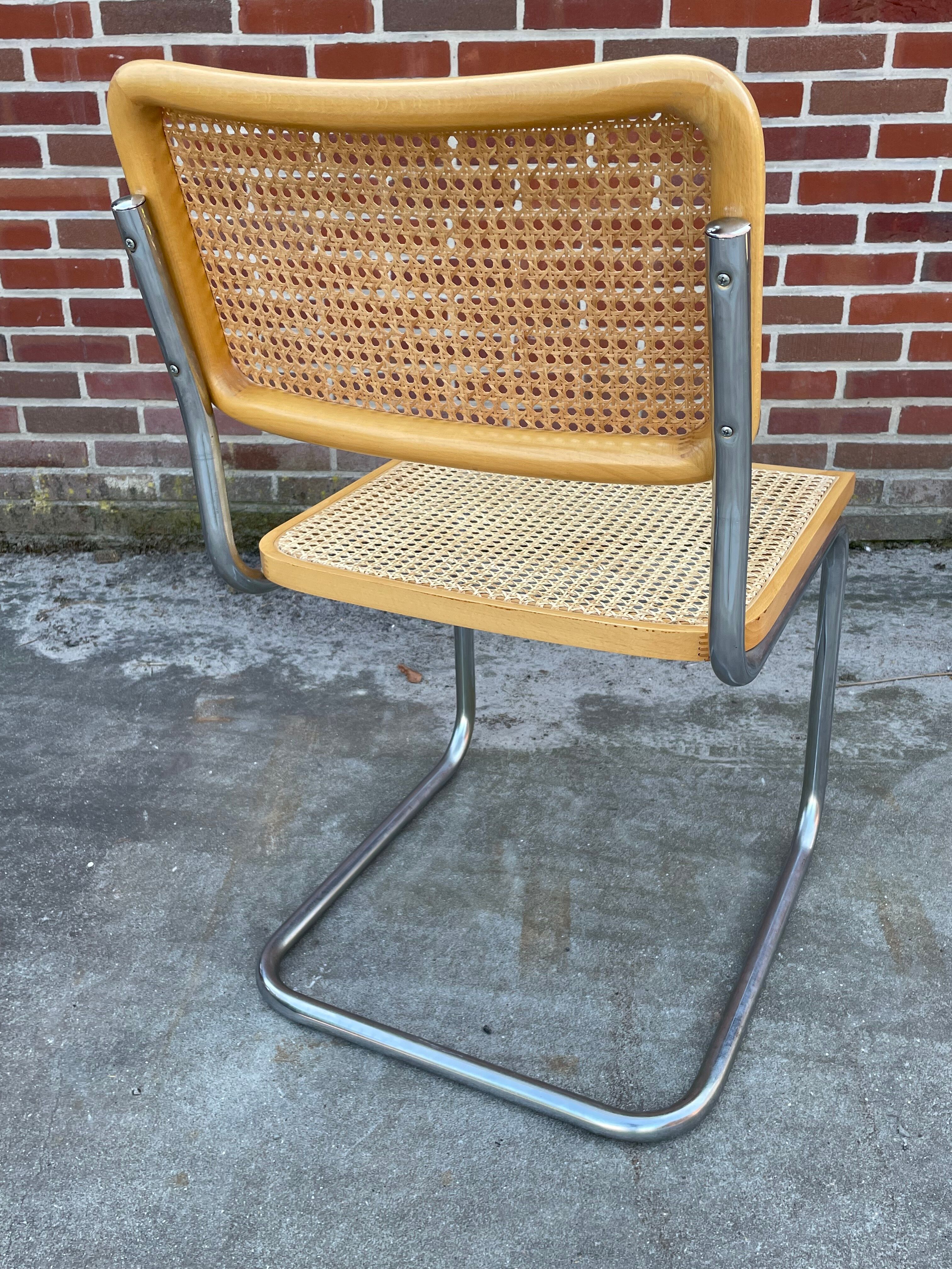 Lot de  4 chaises modèle Cesca B32
