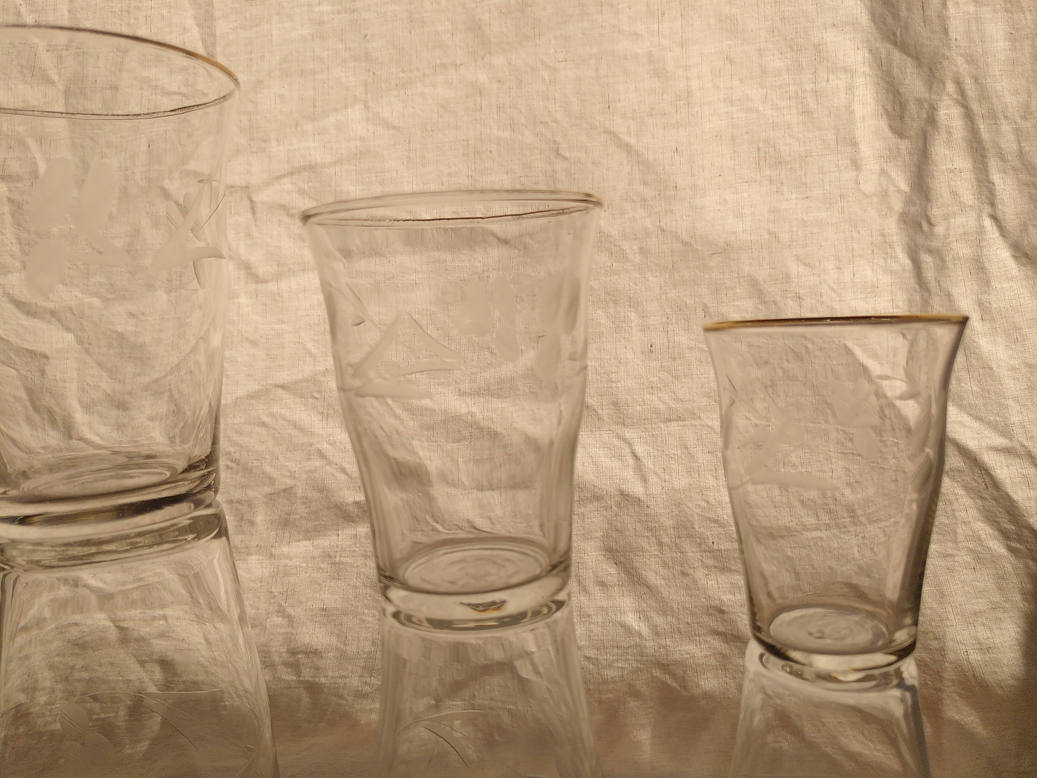 Engraved cup glass service