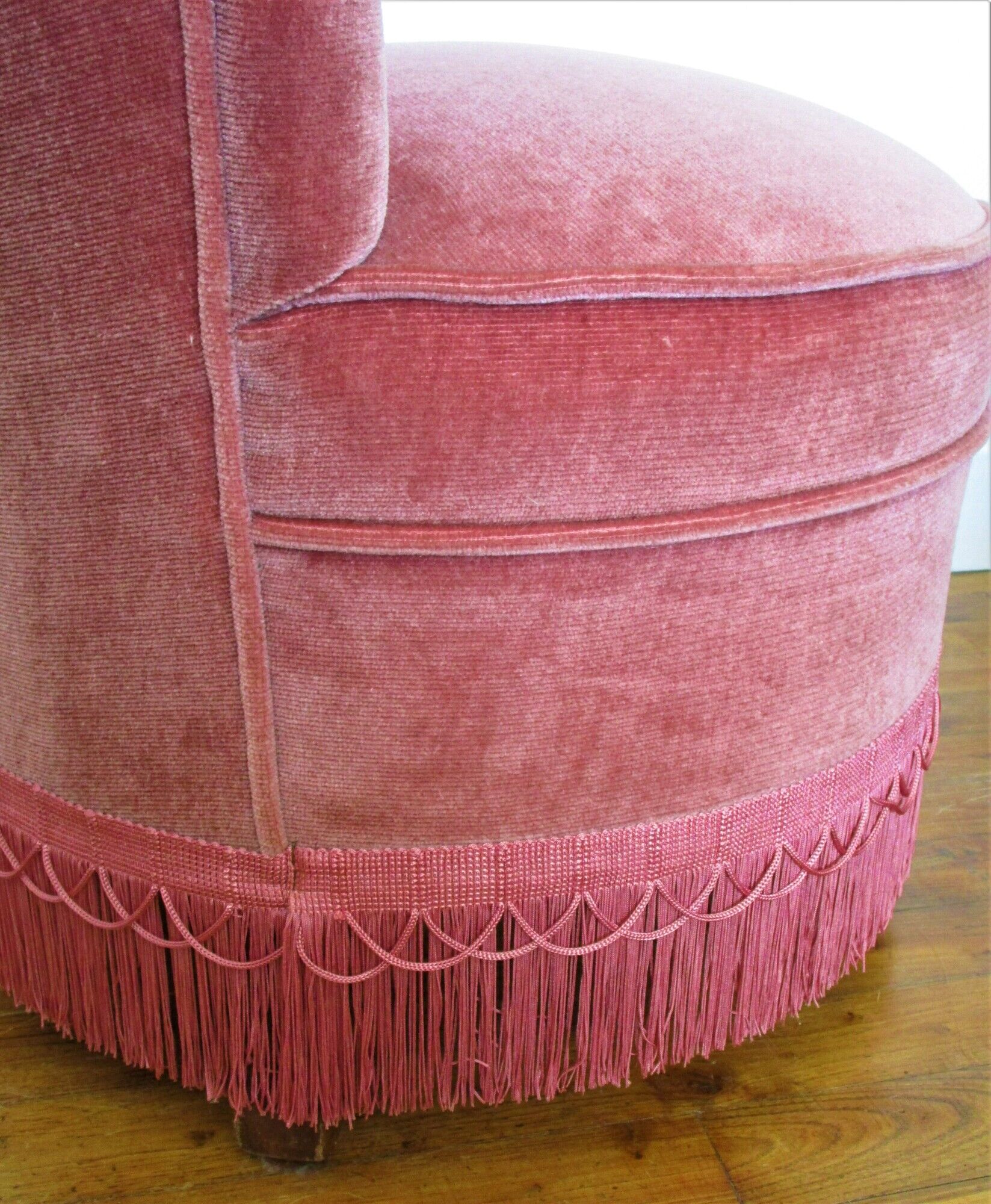 Fauteuil velours rose poudré chauffeuse style napoléon iii vintage