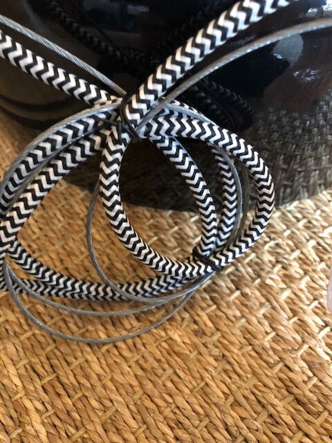 Black lacquered and wood suspension