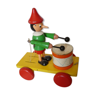 Pinocchio tambour, jouet en bois à tirer