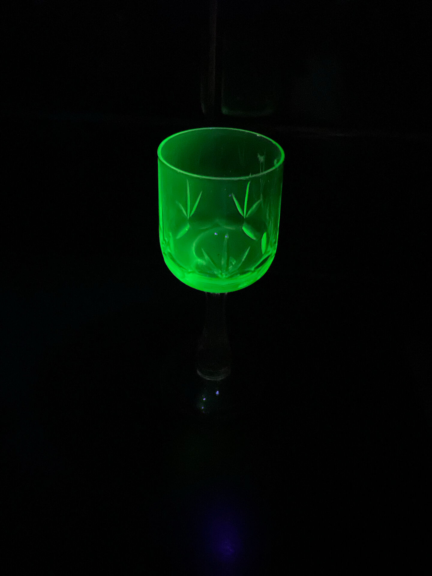 Set of 10 uraline glasses from the 1970s.