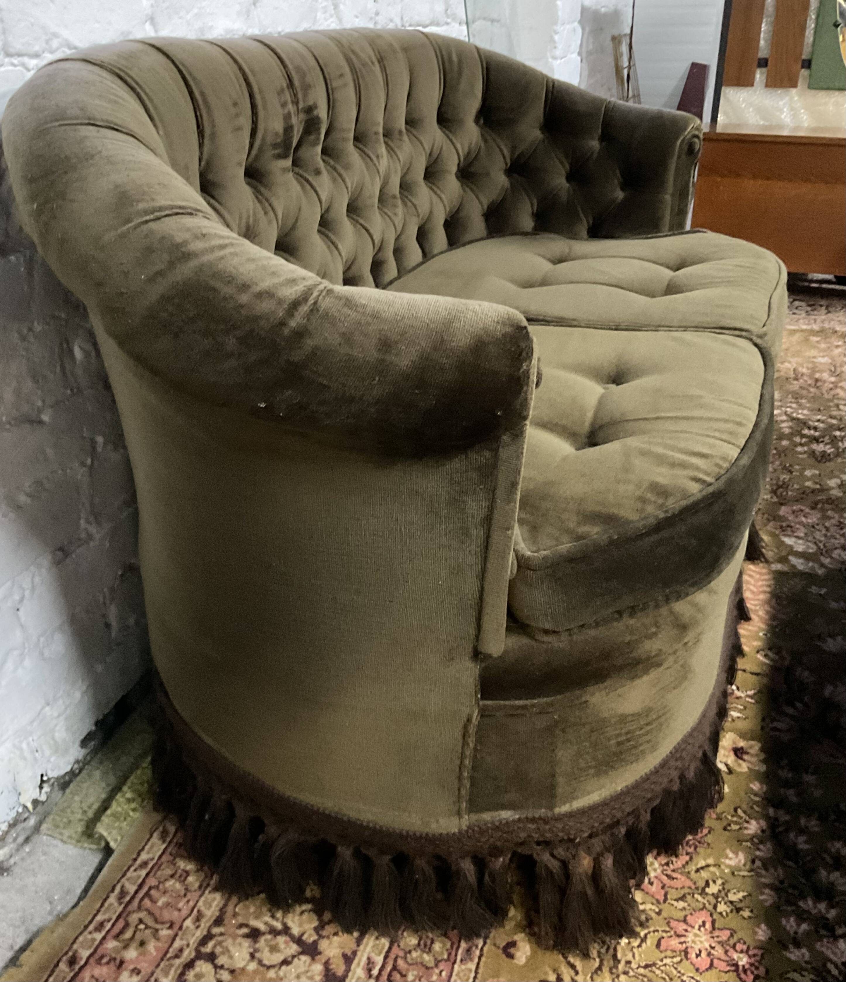 Vintage toad sofa from the 50s-60s in green velvet