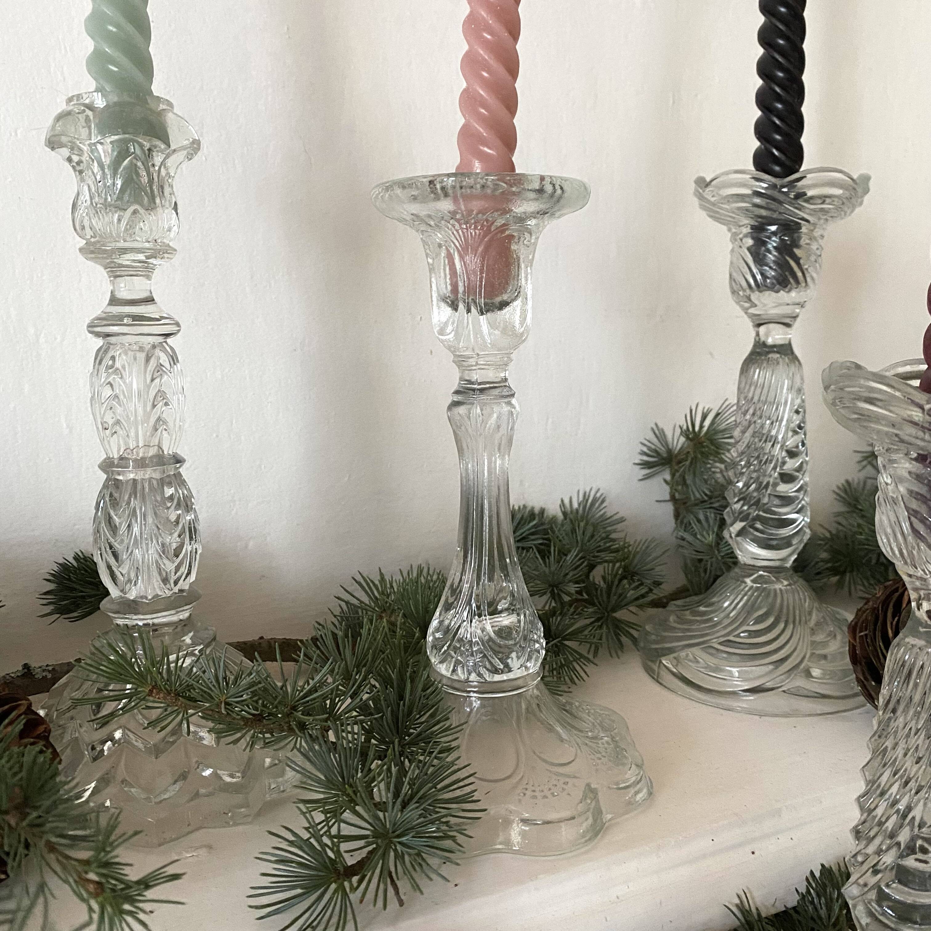 21 cm molded glass candle holder