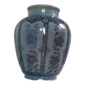 Vase décoratif en céramique émaillé bleue à décor floral et arabesques, vers 1930