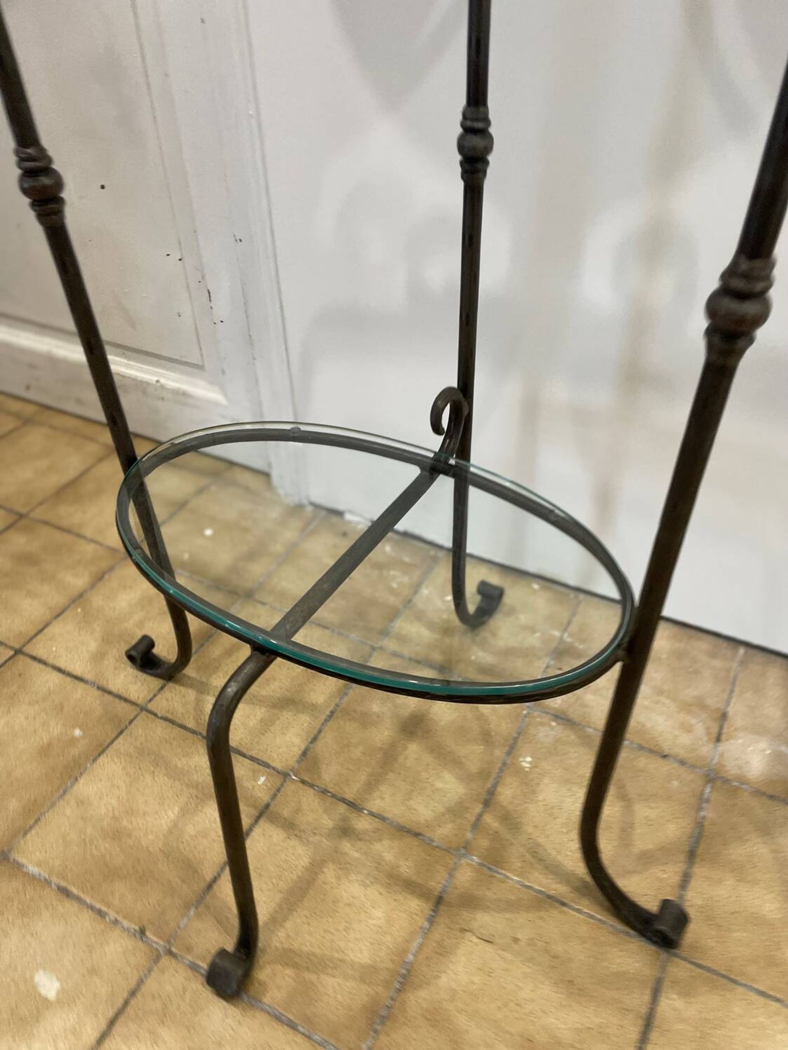 Serviteur de salle de bain en fer forgé