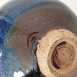 Vase Boule bleu en céramique émaillée signé pictogramme (Signature à identifier)