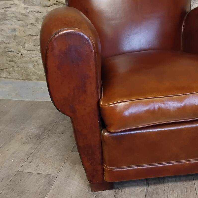 Mustache back club chair