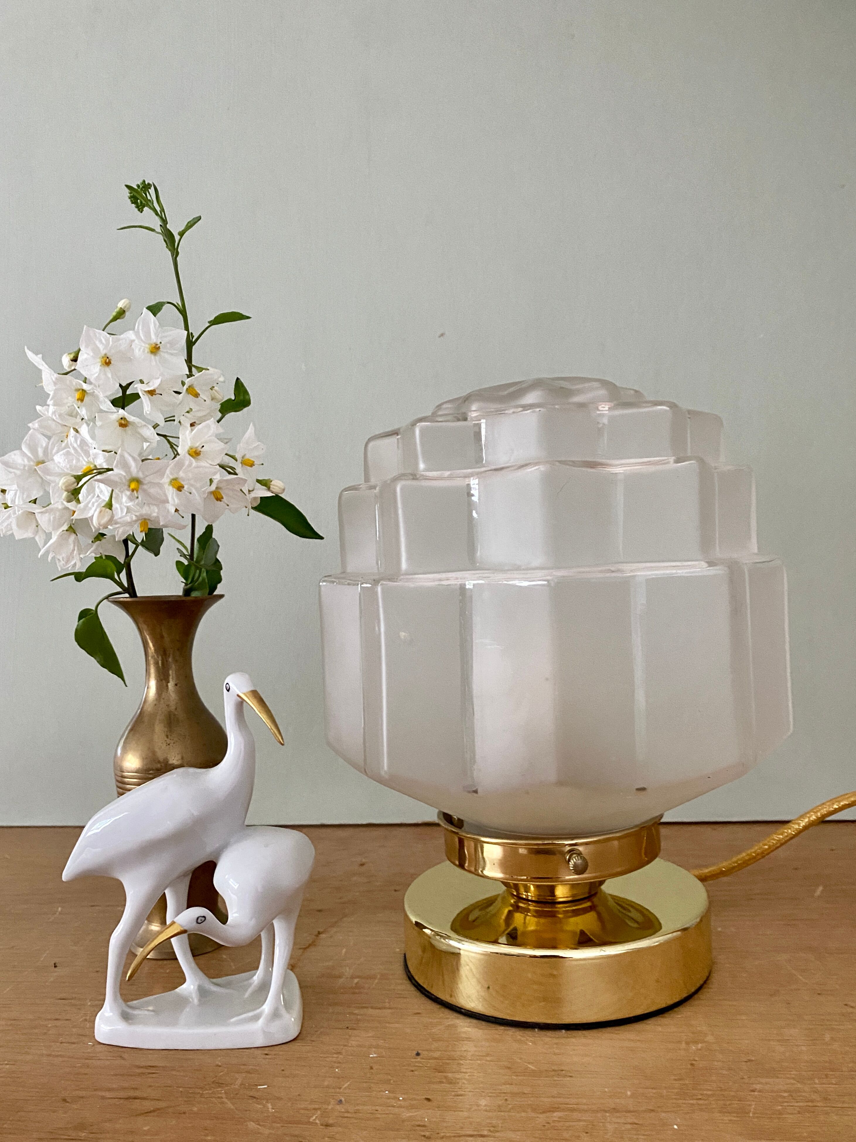 Vintage art deco globe table lamp in frosted glass