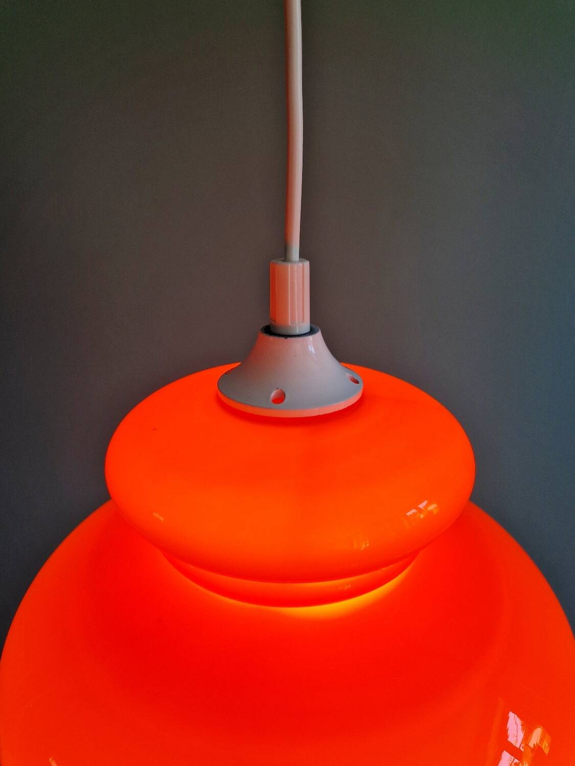 Suspension Space Age in opaline orange, 1960s-70s