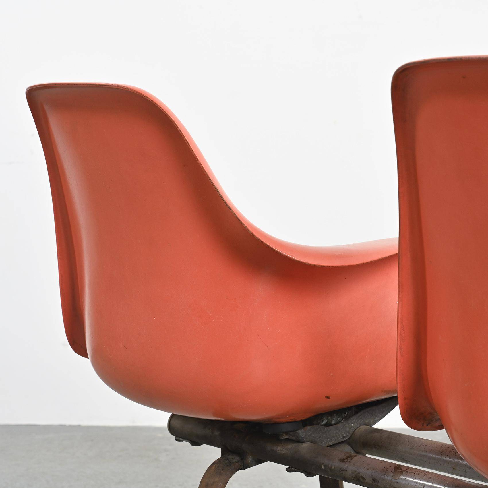 Bus station bench by Kiyonori Kikutake & Itsuko Hasegawa, Japan 1965