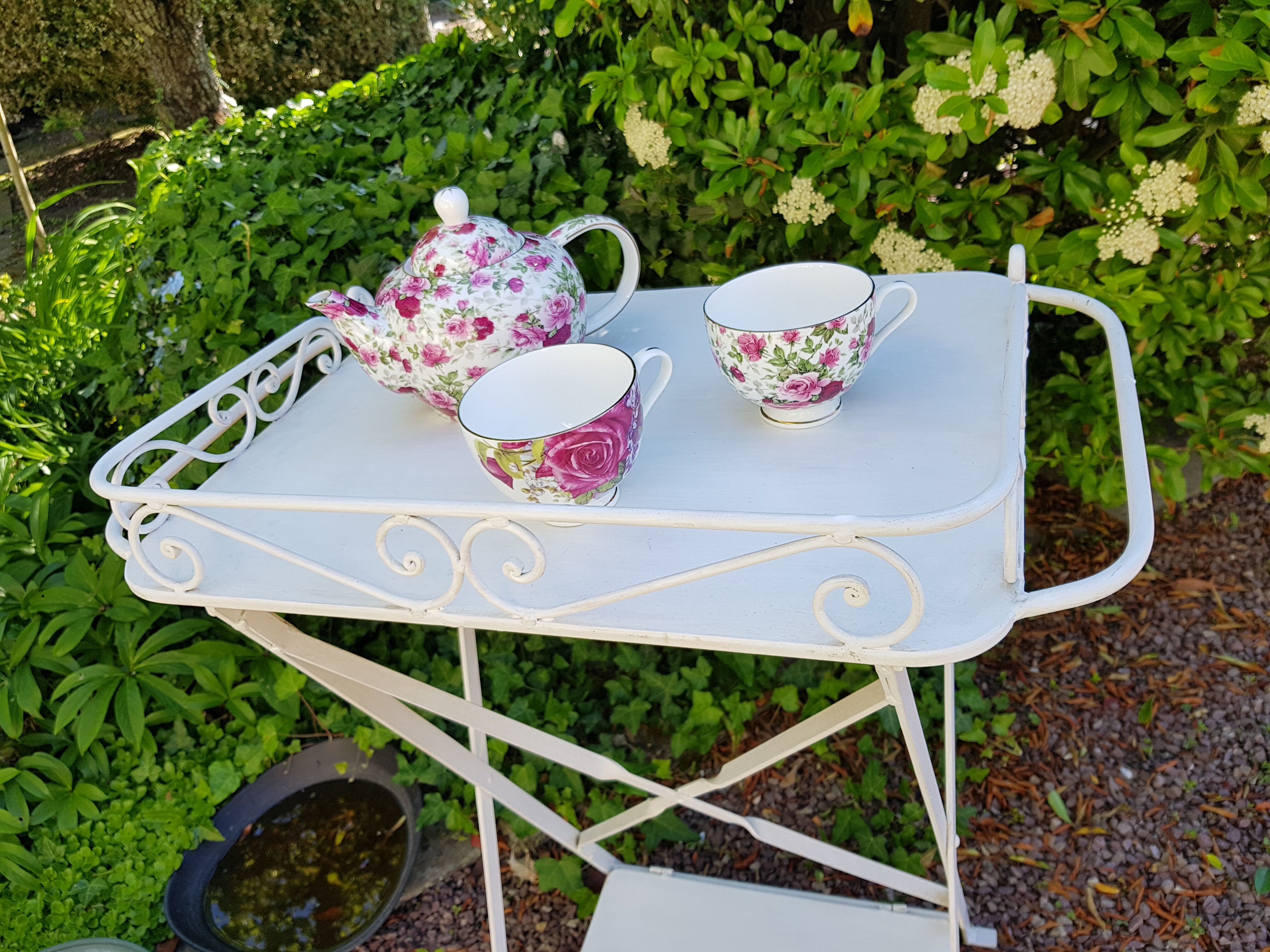 Service  table white wrought iron
