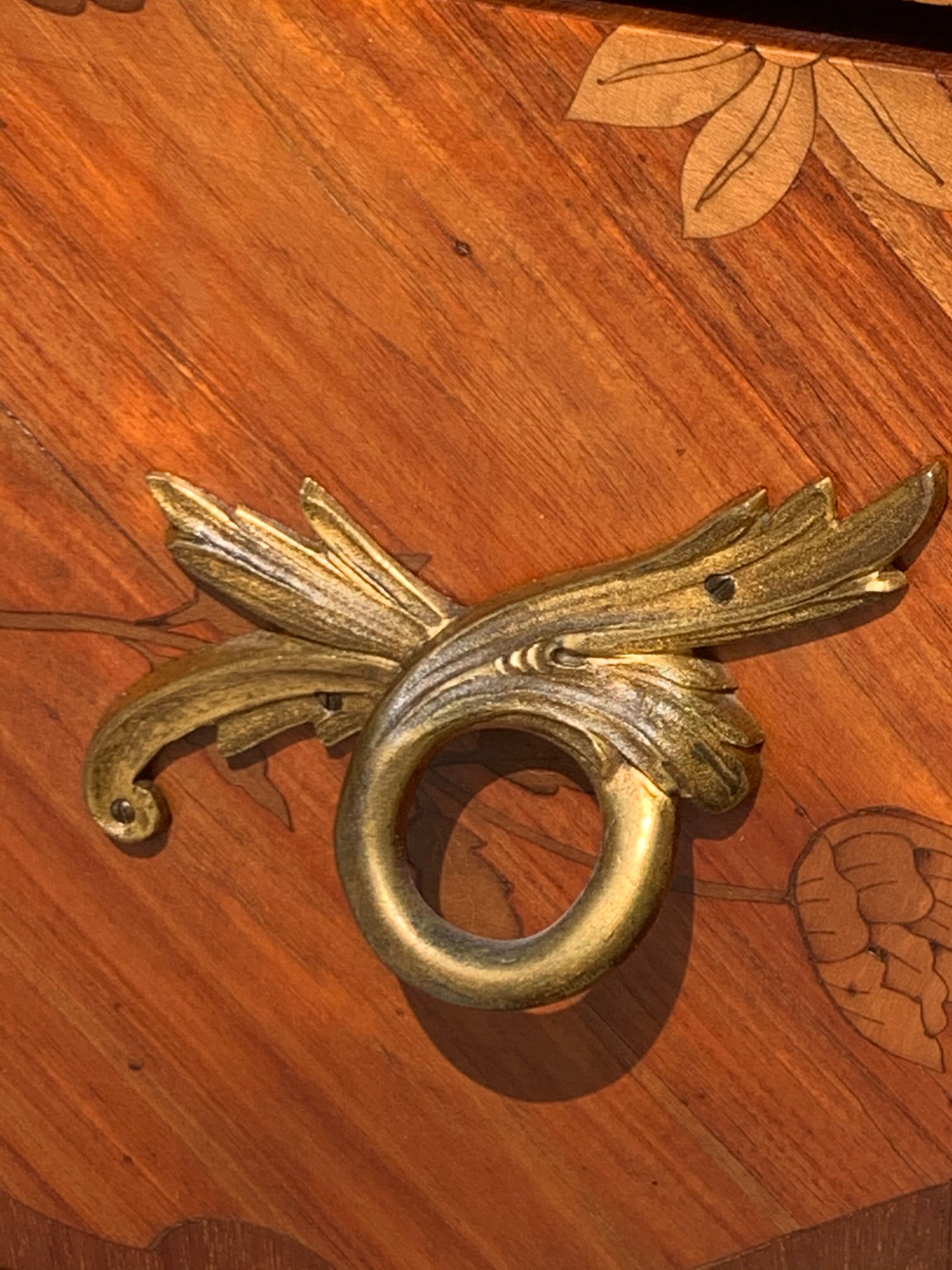 Jumper dresser dresser in louis XV marquetry around 1900