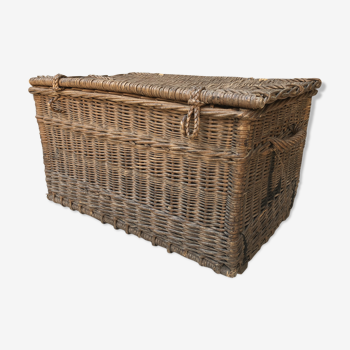 Wicker trunk  30s 40s