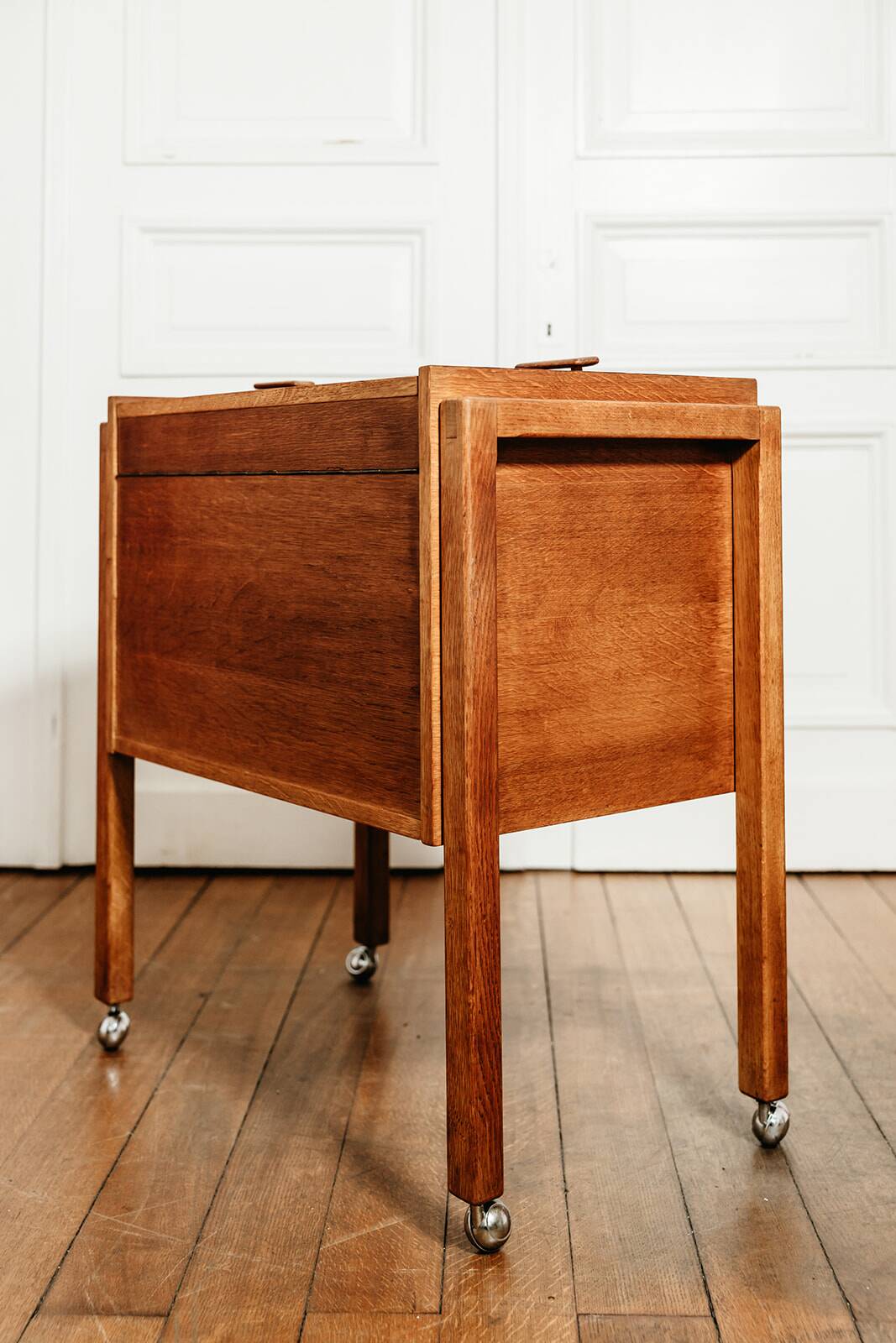 Meuble bar sur roulette vintage