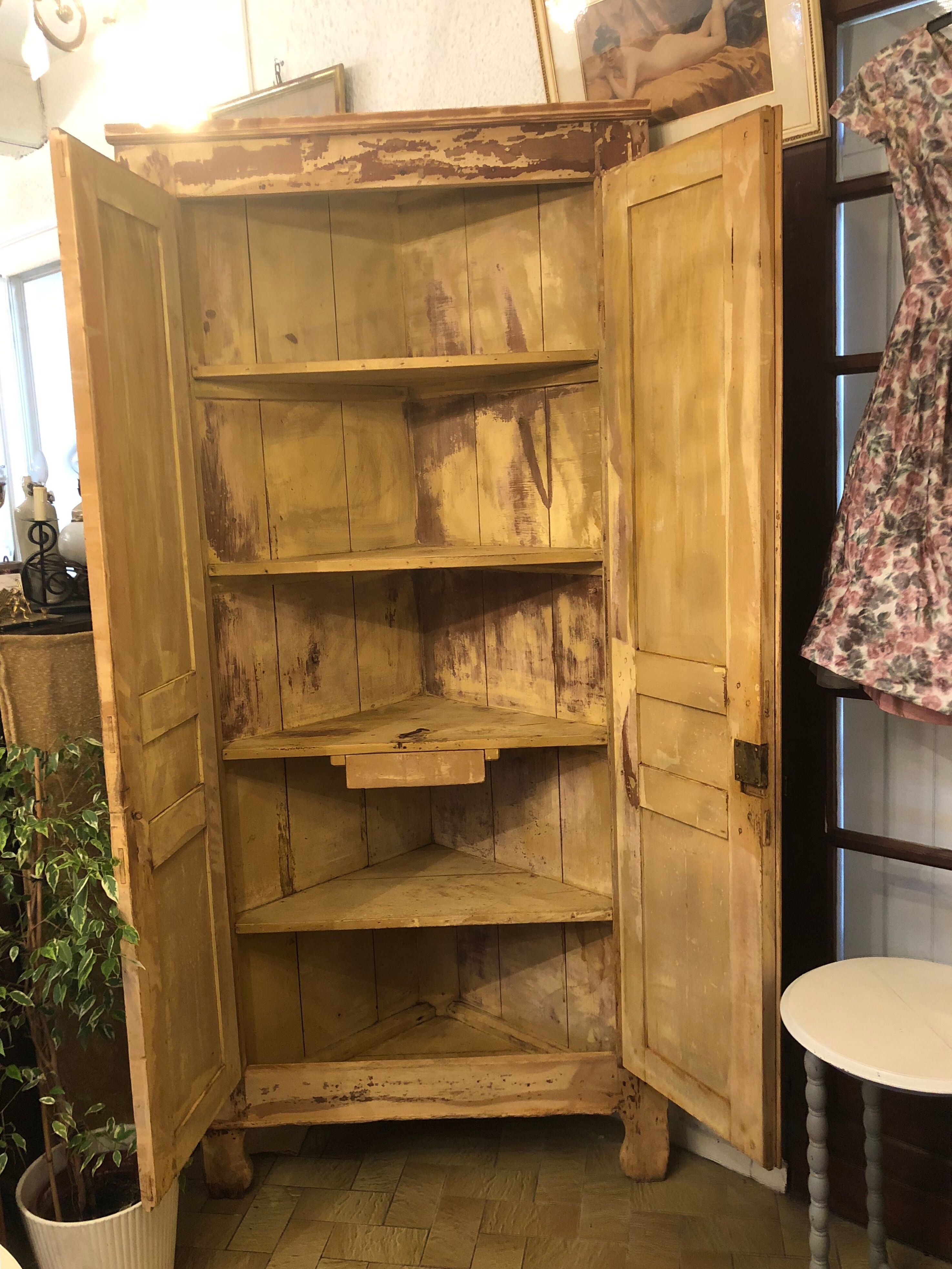 Corner Cabinet