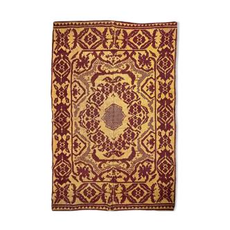 Tapis vintage roumain design floral marron sur fond jaune 251x150cm