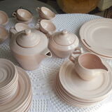 Service à café rose poudré 52 pièces 1930