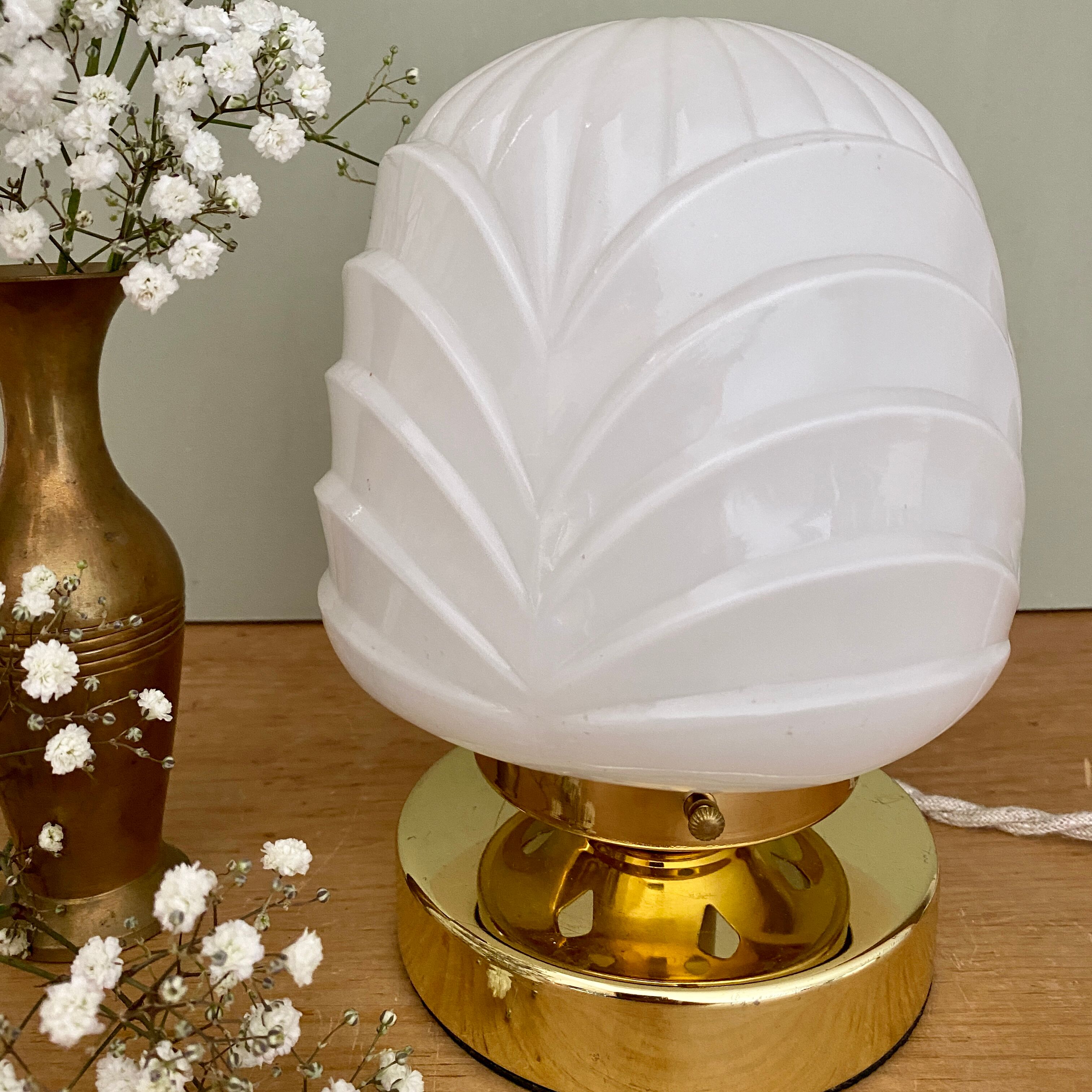 Vintage table lamp in white opaline