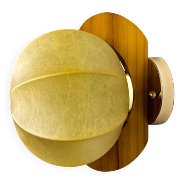 Italian "Cocoon" wall light, resin and pine wood, 1970
