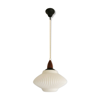 Art deco suspension in pleated glass 1930