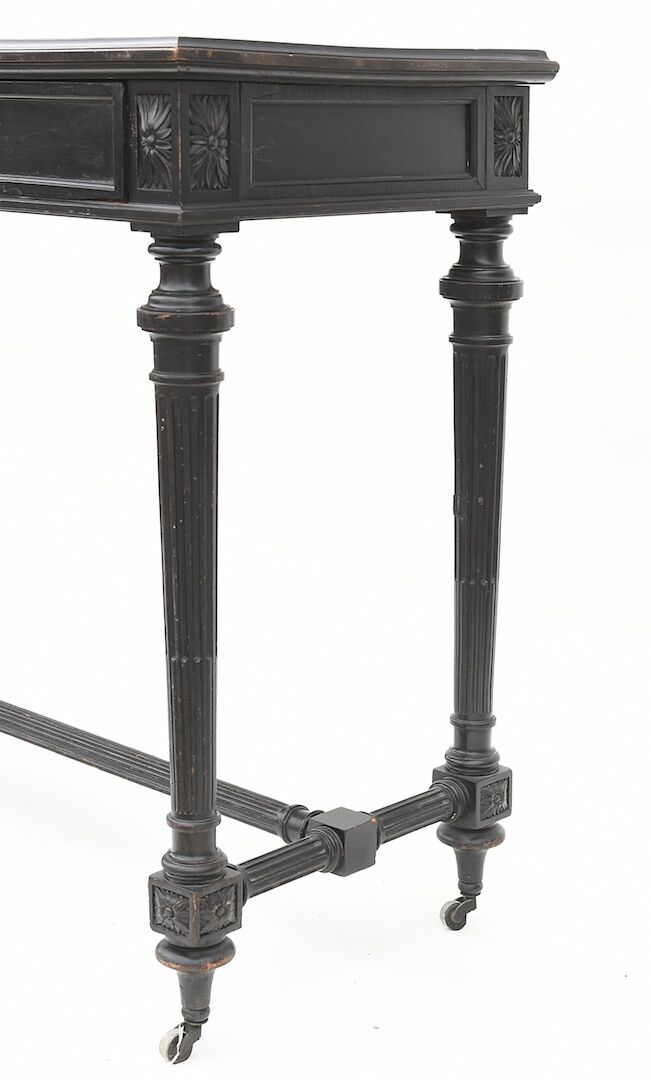 Black laqué wooden console