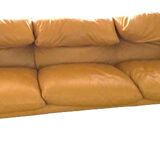 Maranlunga Cassina leather sofa by Vico Magistretti
