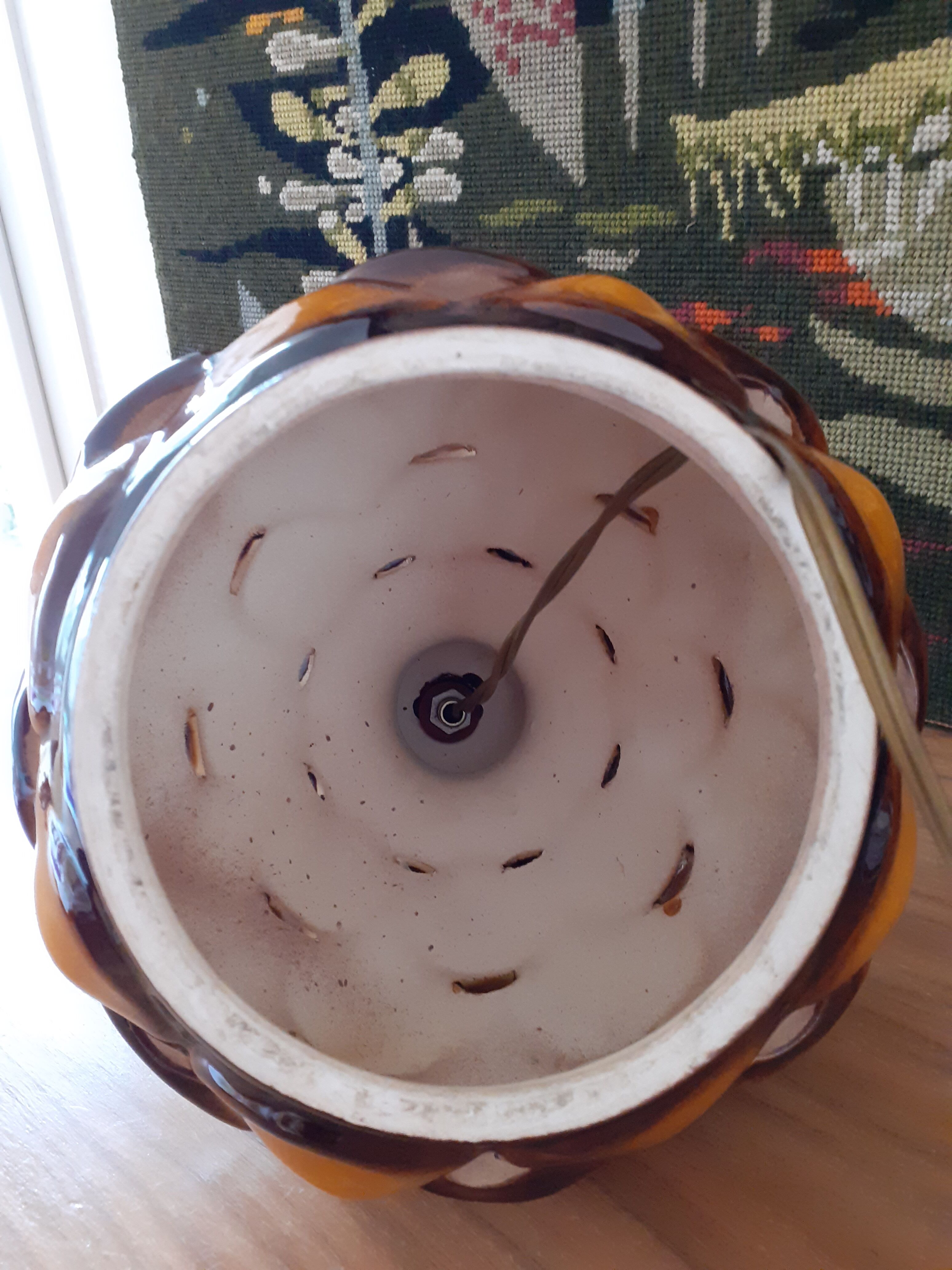 Pine cone ceramic lamp foot