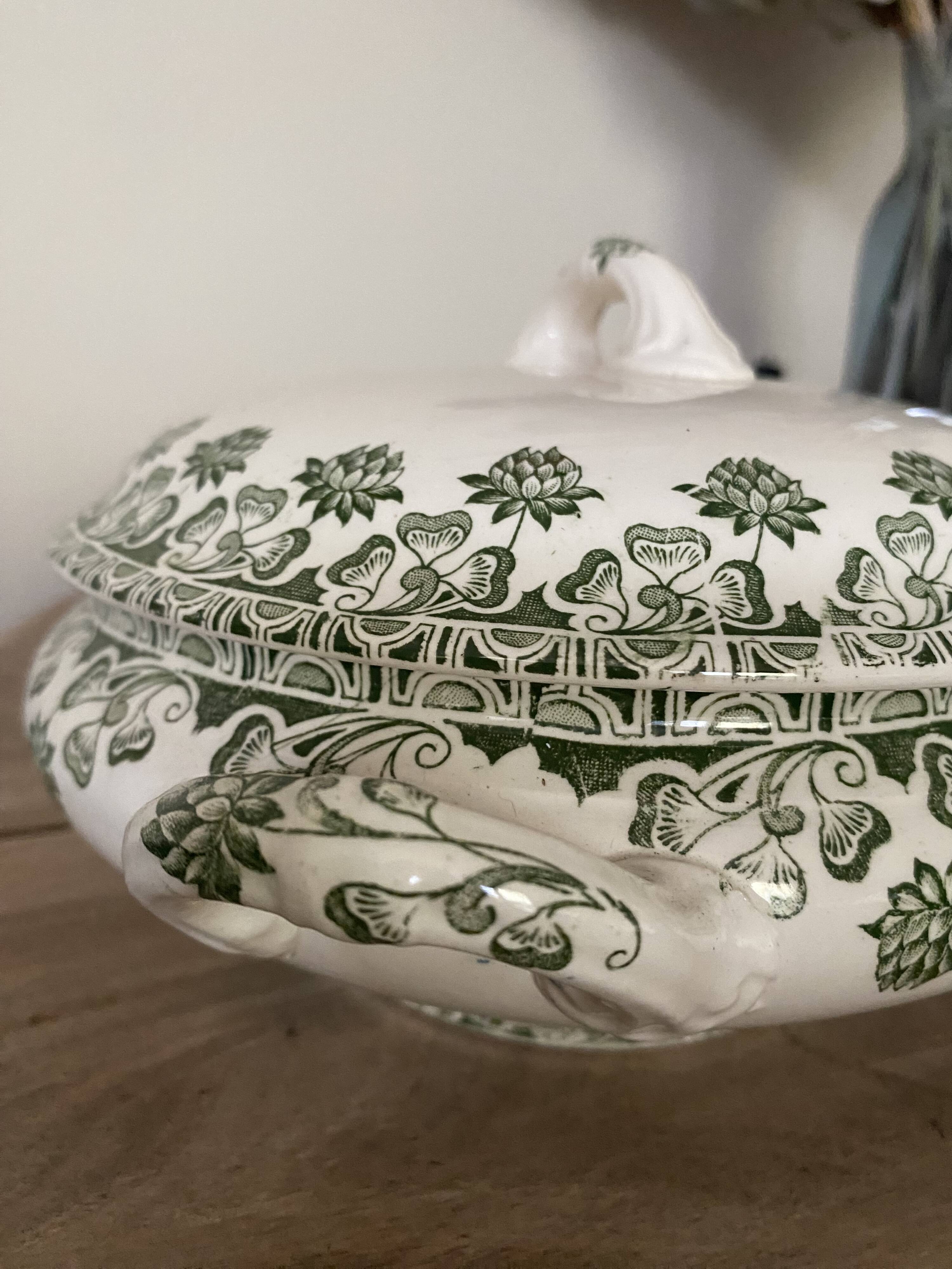 Badonvillier iron clay vegetable dish with clover decoration