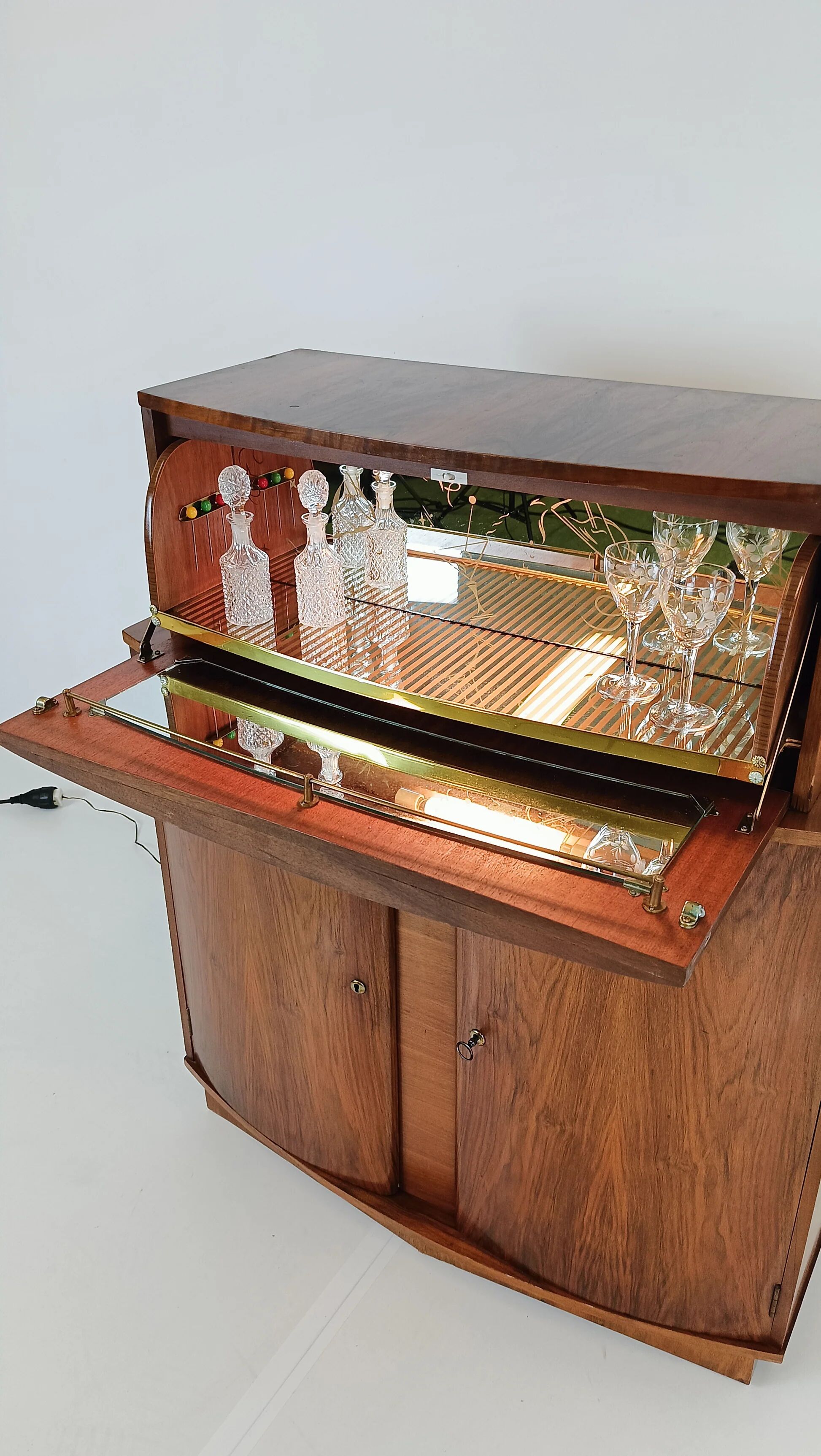 Vintage cocktail bar “Sureline” – George Serlin & Sons (1950s)