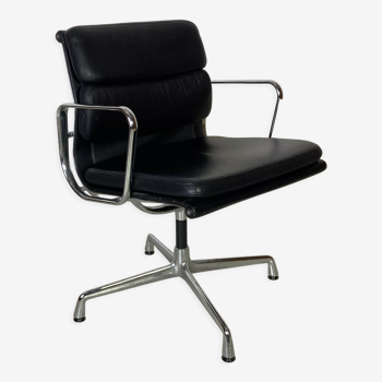 Eames black leather Soft Pad Group chair made by Vitra for Herman Miller