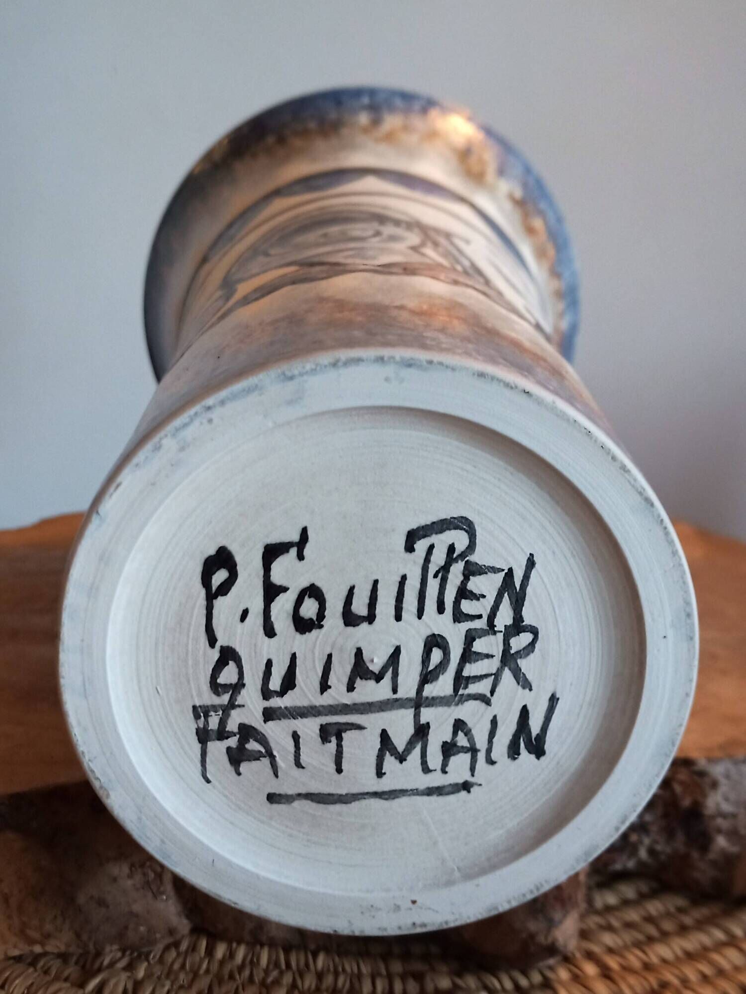 Vase en céramique de Quimper signé Fouillen